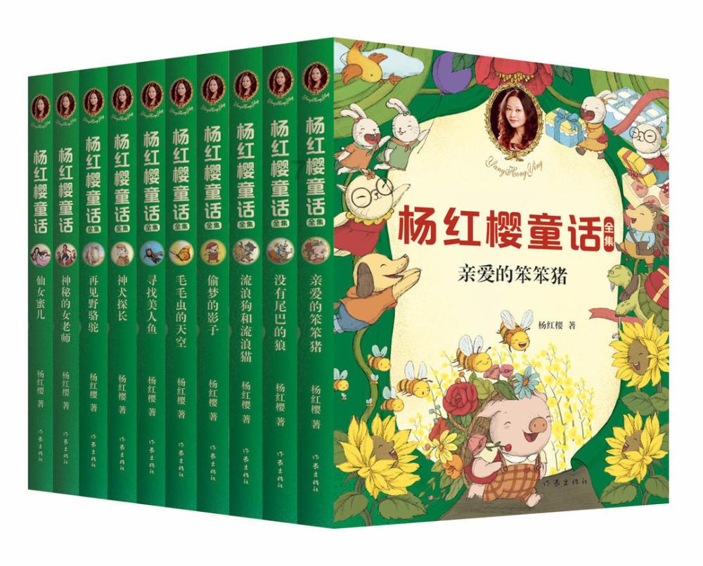 杜宾拼死拽着金毛，就怕它去招惹别的狗，网友：一看就是情敌啊！